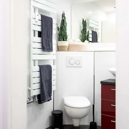 Apartment Schoene 2-zimmerwhg 2-4 Personen, Gut Angebunden *