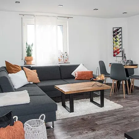 Schoene 2-zimmerwhg 2-4 Personen, Gut Angebunden Apartment
